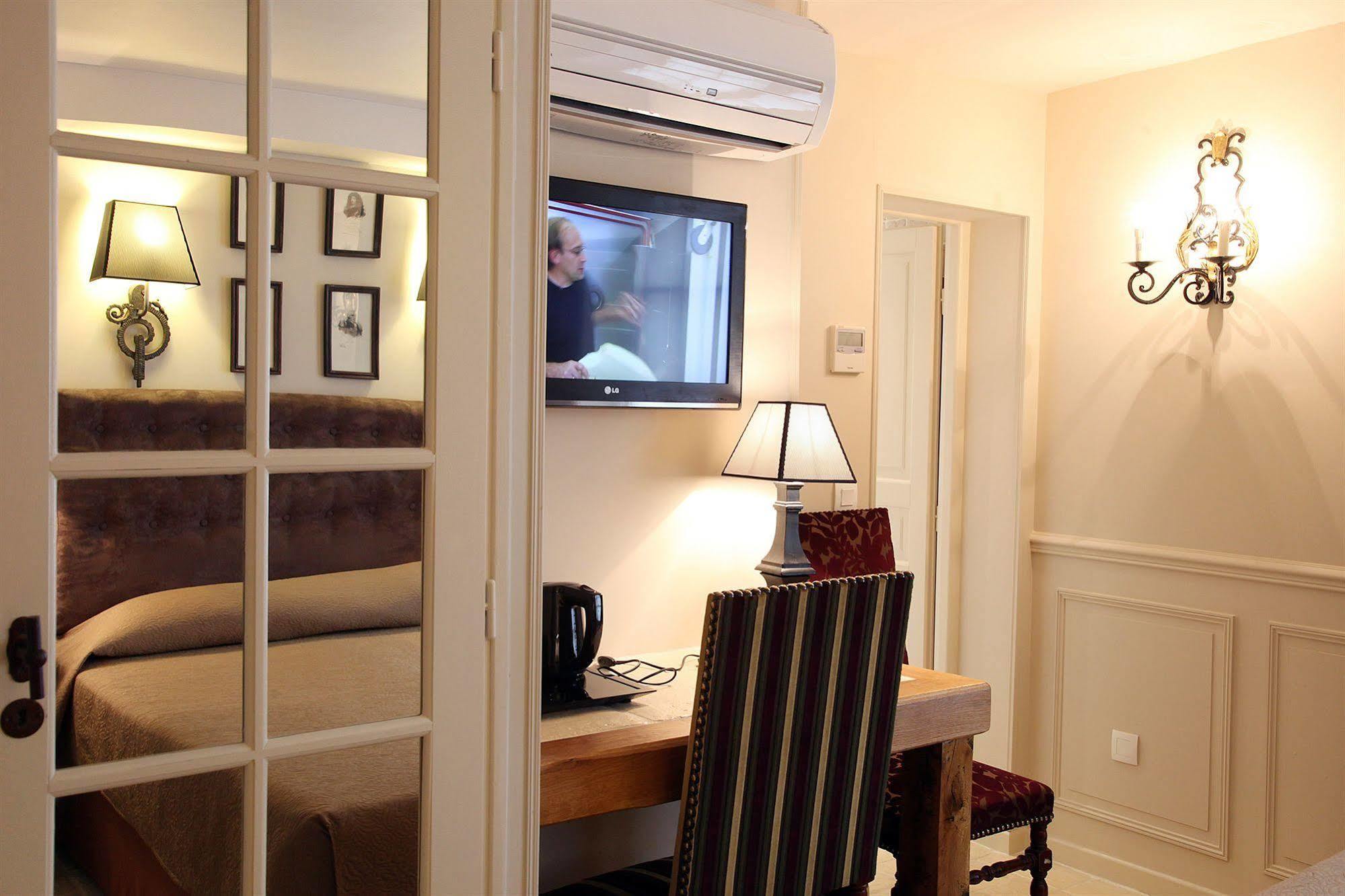 Hotel Saint-Louis Marais Paris Ngoại thất bức ảnh